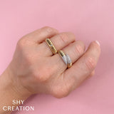 0.22CT DIAMOND RIBBED RING