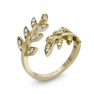 Right Hand Ring in 18k Gold with Diamonds