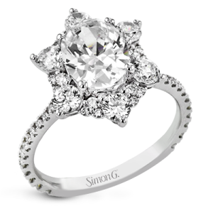 Engagement Ring in 18k Gold with Diamonds