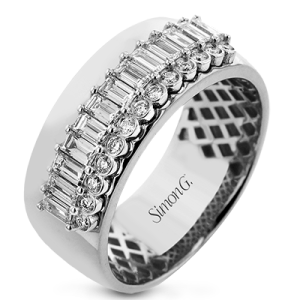 Right Hand Ring in 18k Gold with Diamonds