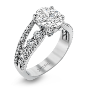 Engagement Ring in 18k Gold with Diamonds