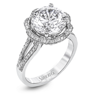 Engagement Ring in 18k Gold with Diamonds