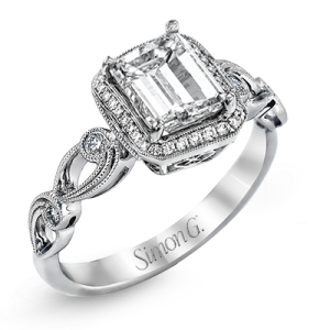 Engagement Ring in 18k Gold with Diamonds