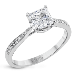 Engagement Ring in 18k Gold with Diamonds